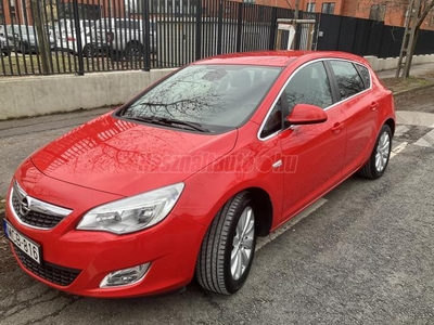 OPEL ASTRA J 1.4 T Cosmo