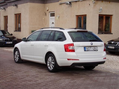 SKODA OCTAVIA 2.0 CR TDI Style Magyarországi!1.tul.! Gyári fényezés! Végig vezetett szervizkönyv!