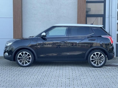 SSANGYONG TIVOLI 1.6 e-XGI DLX Plus BLACK + WHITE / ÜLÉSFŰTÉS / KORMÁNYFŰTÉS / KAMERA / NAVI / SÉRÜLÉSMENTES /