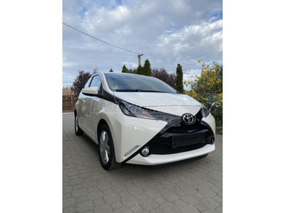 TOYOTA AYGO 55400KM-SÉRÜLÉSMENTES-VÉGIG VEZETETT SZERVIKÖNYV-TOLATÓKAMERA