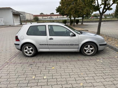 VOLKSWAGEN GOLF IV 1.6 Comfortline