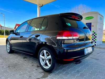 VOLKSWAGEN GOLF VI 2.0 TDI Highline DSG F1 Váltó. Alcantara. folyamatosan szervizelt