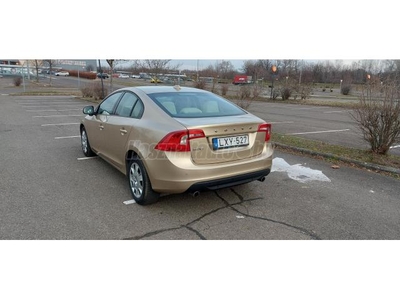 VOLVO S60 2.4 D [D5]