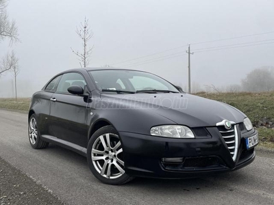 ALFA ROMEO GT 1.9 JTD 16V Blackline Rendszeresen Szervízelt!