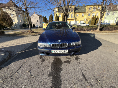 BMW 523i