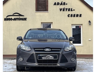 FORD FOCUS 1.6 TDCi Titanium Magyarországi.234000 Km.Szervizkönyv.Új vezérlés.Park asszisztens