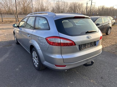 FORD MONDEO 2.0 Trend Alkalmi Vétel!! 8 kerék.Vonóhorog.Végig Szervizkönyv.Kulcs nélküli indítás