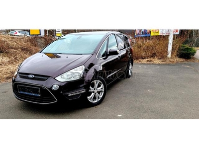 FORD S-MAX 2.0 TDCi Titanium 7személy SUV Újszerű.6 seb kéziváltós. Full Extra