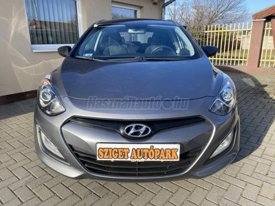 HYUNDAI I30 CW 1.4i Travel Edition 198000 KM!!!