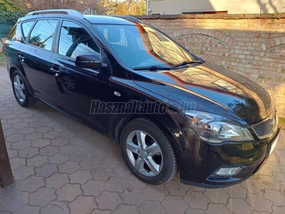 KIA CEE'D 1.6 LX Exclusive Navi. Ülésfűtés. tolatókamera. tempomat