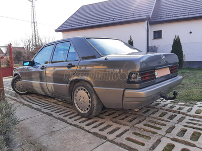 MERCEDES-BENZ 190 E 2.0