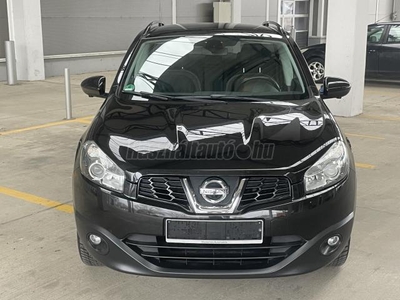 NISSAN QASHQAI 1.6 Tekna Panorámatető/Navigáció/Vonóhorog/360kamera