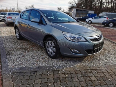 OPEL ASTRA J 1.4 Selection Vezetett szervízkönyv+tempomat+Téli-nyári gumi!