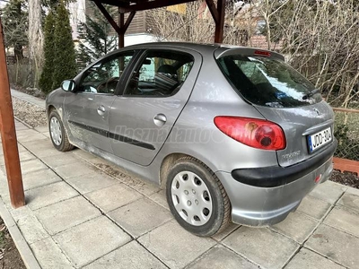 PEUGEOT 206 1.1 Presence