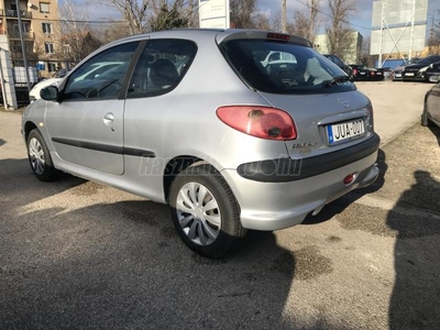 PEUGEOT 206 1.1 Riviera II. Klíma. elektr. ablak. központi zár. szervizkönyv. Magyar forg. hely