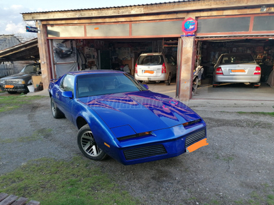 PONTIAC FIREBIRD 5.0