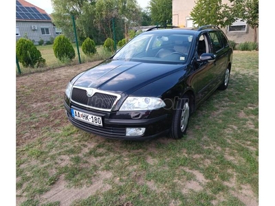 SKODA OCTAVIA Combi 2.0 FSI Elegance