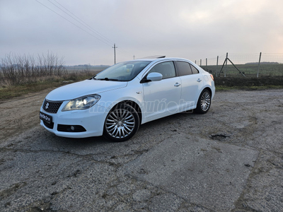 SUZUKI KIZASHI 2.4 SDLX CVT 4WD