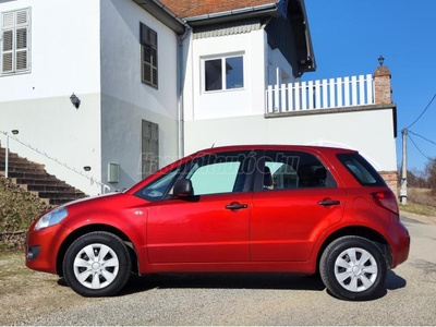 SUZUKI SX4 1.6 DDiS GC AC KLÍMA - ÚJ TÉLIGUMIK - GARÁZSBAN TARTOTT - AUTÓBESZÁMÍTÁS