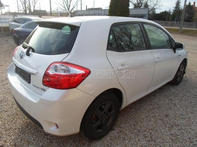 TOYOTA AURIS 1.8 HSD Sol (Automata) 149522 KM.GYÖNGYHÁZ FEHÉR.DIG.KLÍMA.GYÖNYÖRŰ ÁLLAPOT