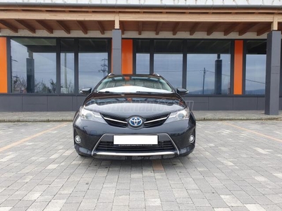 TOYOTA AURIS Touring Sports 1.8 HSD Lounge (Automata)