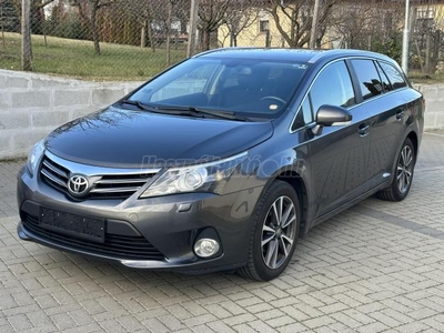 TOYOTA AVENSIS Wagon 1.8 Executive FRISS NAGYSZERVIZ-TEMPOMAT-ÜLÉSFŰTÉS