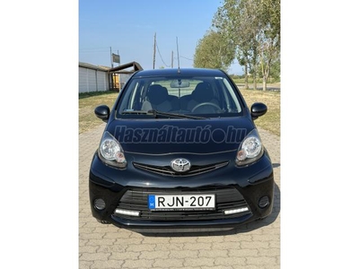 TOYOTA AYGO 1.0 Plusz AC Téli-Nyári kerék - Rozsdamentes - Szervizkönyv