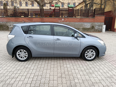 TOYOTA VERSO 1.8 Sol