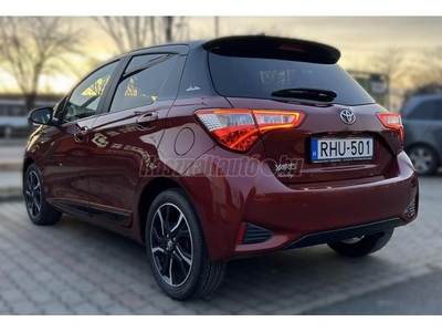 TOYOTA YARIS 1.5 Dual VVT-iE Selection Red CVT