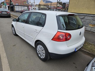 VOLKSWAGEN GOLF V 1.6 FSI Comfortline