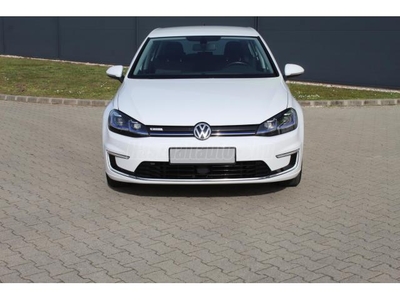 VOLKSWAGEN GOLF VII e-Golf 136LE/NAGY AKKU/DIGITKLÍMA/LED2/TEMPOMAT/E-H RADAR/NAVI/E.SZÉLVÉDŐFŰTÉS/2dbKÁBEL