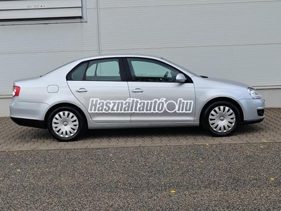 VOLKSWAGEN JETTA V 1.6 Comfortline DSG AUTOMATA!!! MAGYAR!!! SZERVÍZKÖNYV!!!