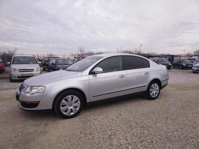 VOLKSWAGEN PASSAT VI 1.6 FSI Comfortline KLIMA.ÜLÉSFŰTÉS.10 LÉGZSÁK.FRISS MŰSZAKI.VEZETETT SZERVÍZKÖNYV!