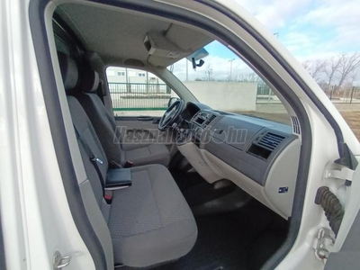 VOLKSWAGEN TRANSPORTER T5 Caravelle 2.0 CR TDI Comfortline