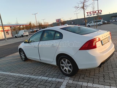 VOLVO S60 2.0 D [D3] Summum Geartronic