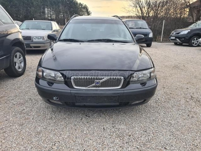 VOLVO V70 2.4 D [D5] Summum