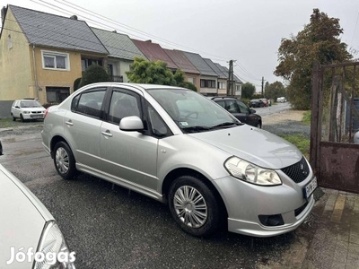 Suzuki SX4 Sedan 1.6 GLX AC kevés km!