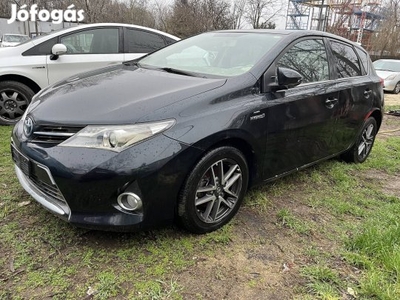 Toyota Auris 1.8HSD víkáros