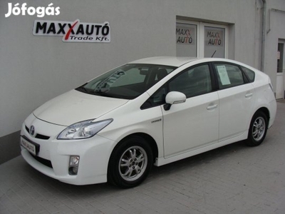 Toyota Prius 1.8 HSD(Automata) Gyöngyházmetál+D...