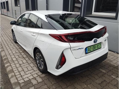 TOYOTA PRIUS PLUG-IN 1.8 PHV Executive + Tech e-CVT