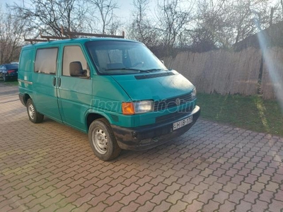 VOLKSWAGEN TRANSPORTER T4 Caravelle 2.5 TDI Plus