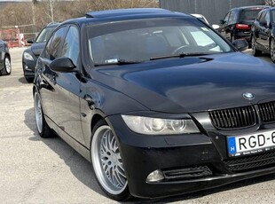 BMW 320i.......