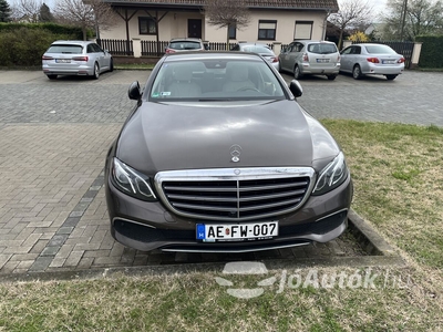 MERCEDES-BENZ E-osztály