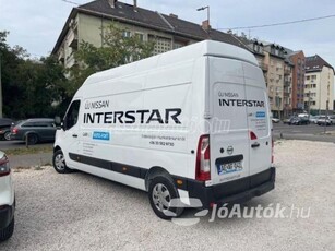 NISSAN Interstar