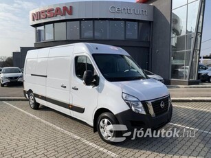 NISSAN Interstar