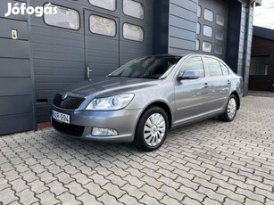 Skoda Octavia 1.6 CR TDI Ambition Szervizkönyv...