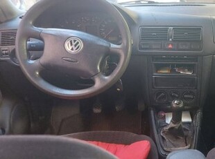 Volkswagen Golf eladó