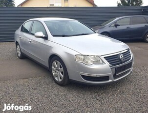 Volkswagen Passat VI 2.0 FSI Sportline Friss mű...