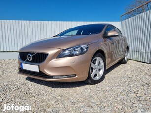 Volvo V40 2.0 D [D3] Momentum Első Tulajdonos!...