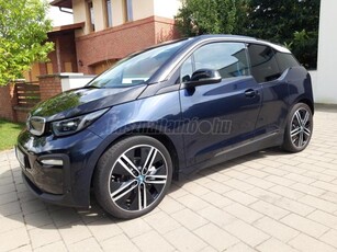 BMW I3 120Ah (Automata) NAGY NAVI -HŐSZIVATTYÚ- EL-TETŐABLAK -ÜLÉSFŰTÉS -KOMFORT BEJUTÁS-LED-20-AS KEREK